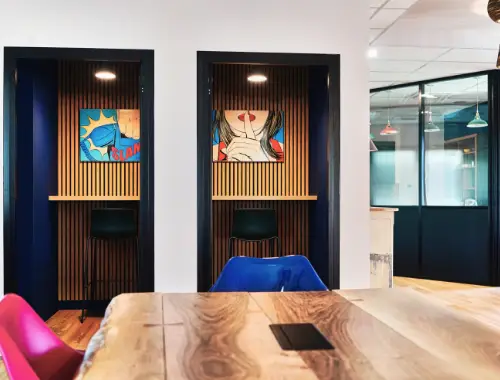 Les phone box disponibles depuis le grand salon