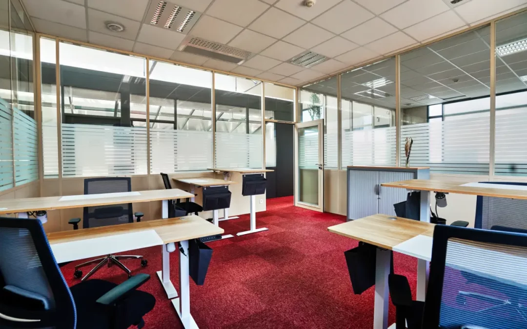 Bureau opéré vs coworking vs location classique : le guide complet 2025