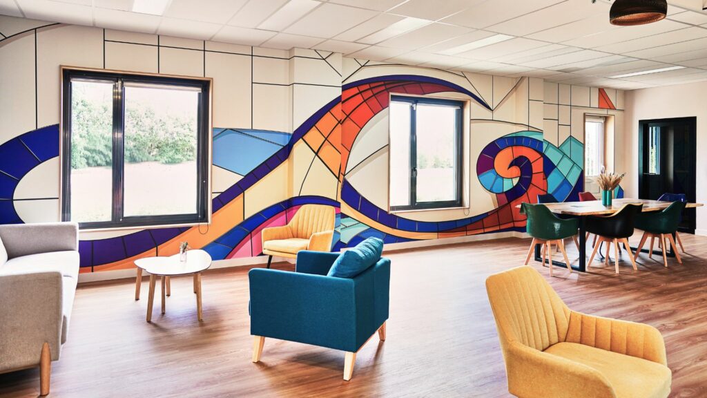 L'espace de vie de La Passerelle coworking, lieu de bureaux, évènements, réunions et rencontres