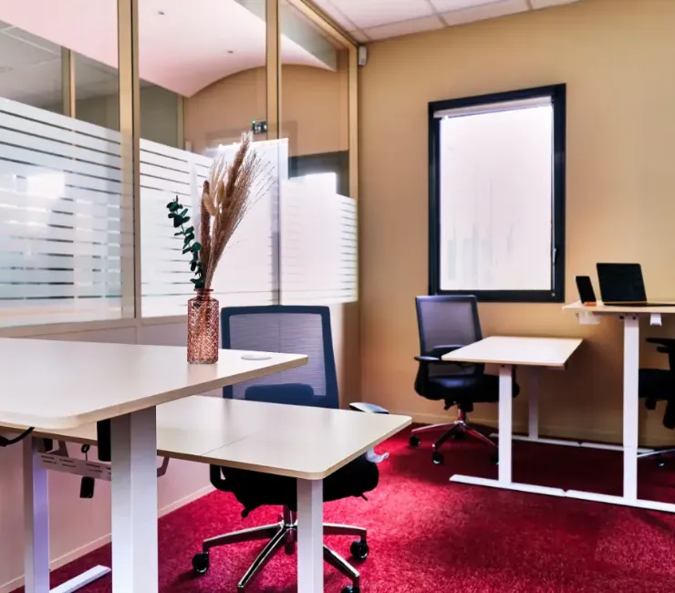 Bureau privé de 15m² avec 4 postes