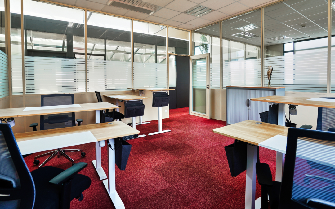 Bureau opéré vs coworking vs location classique : le guide complet 2025
